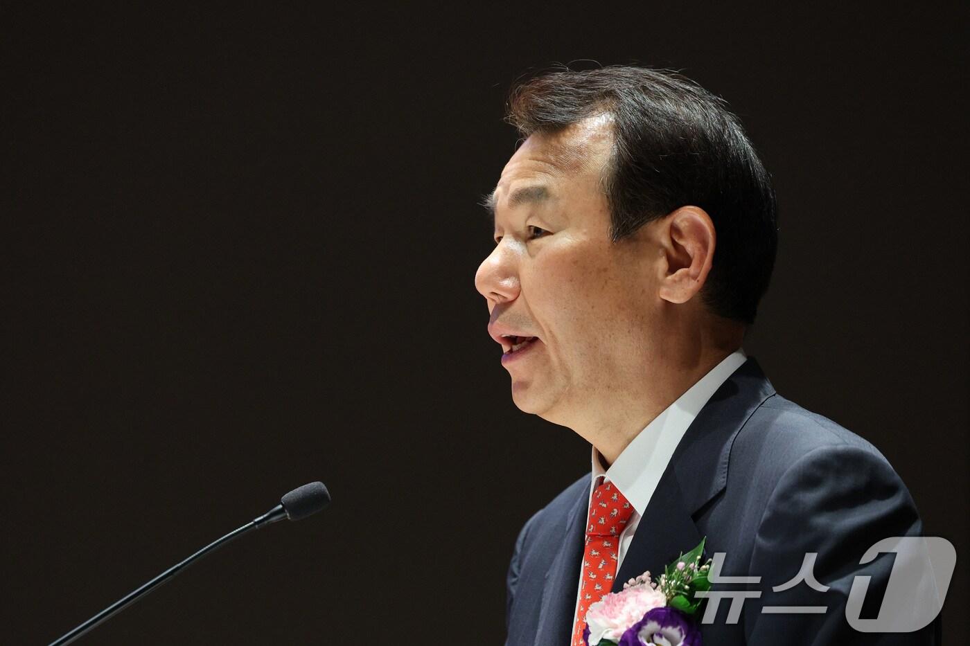 정은보 한국거래소 이사장이 27일 오후 서울 여의도 한국거래소에서 열린 밸류업 우수기업 시상식에서 개회사를 하고 있다. /뉴스1 2025.5.27/뉴스1 ⓒ News1 신웅수 기자