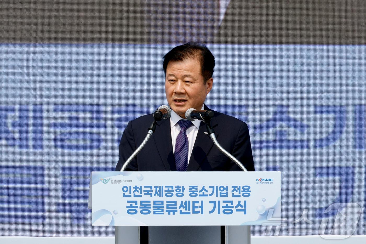 본문 이미지 - 강석진 중소벤처기업진흥공단 이사장 (공항사진기자단) <자료사진> ⓒ News1 김명섭 기자