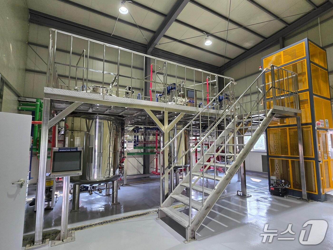 본문 이미지 - 함안군 친환경미생물배양센터 생균제 배양시설(함안군 제공. 재판매 및 DB금지).