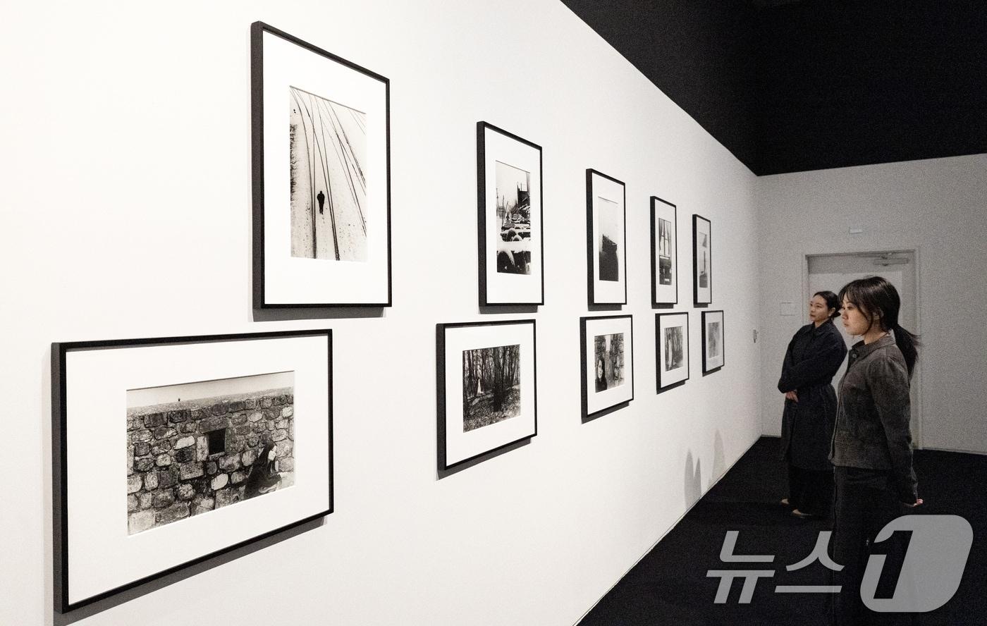 28일 서울 도봉구 서울 시립 사진미술관에 작품들이 전시돼 있다. 2025.5.28/뉴스1 ⓒ News1 이승배 기자