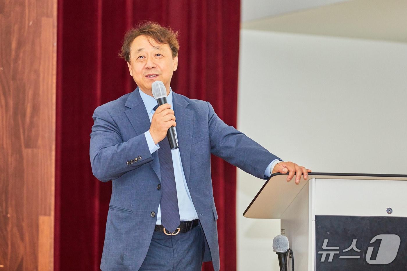 오원택 상상스테이 대표이사가 ‘CEO와 기업가 정신’ 특강에서 강연을 하고 있다.(인하대 제공. 재배포 및 DB금지)2025.5.28/뉴스1