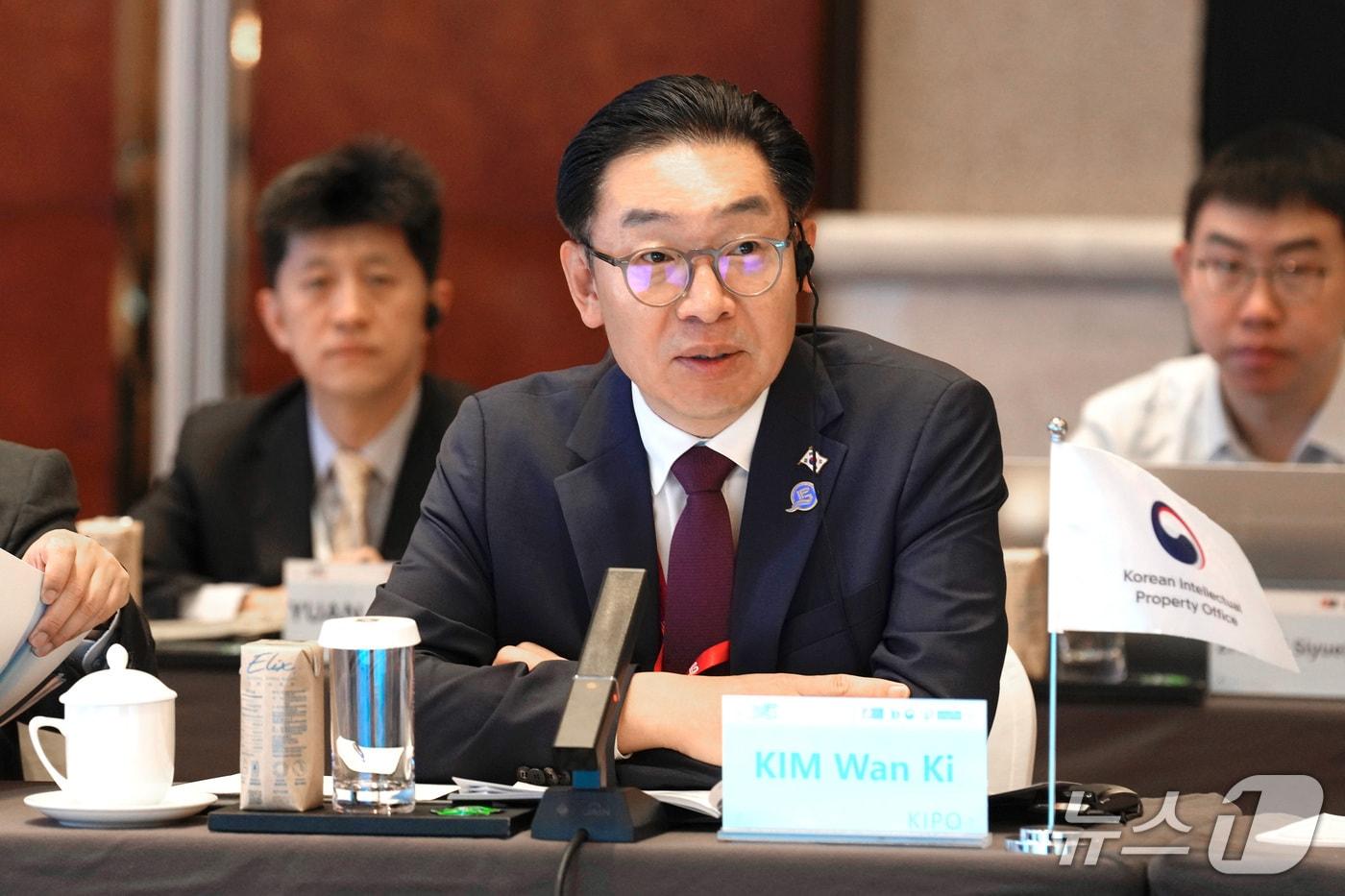 김완기 특허청장이 28일(현지 시각) 중국 톈진에서 개최된 제18차 선진 5개 특허청(IP5) 청장 회의 및 산업계 연석회의에 참석했다.(특허청 제공.재판매 및 DB금지)/뉴스1 