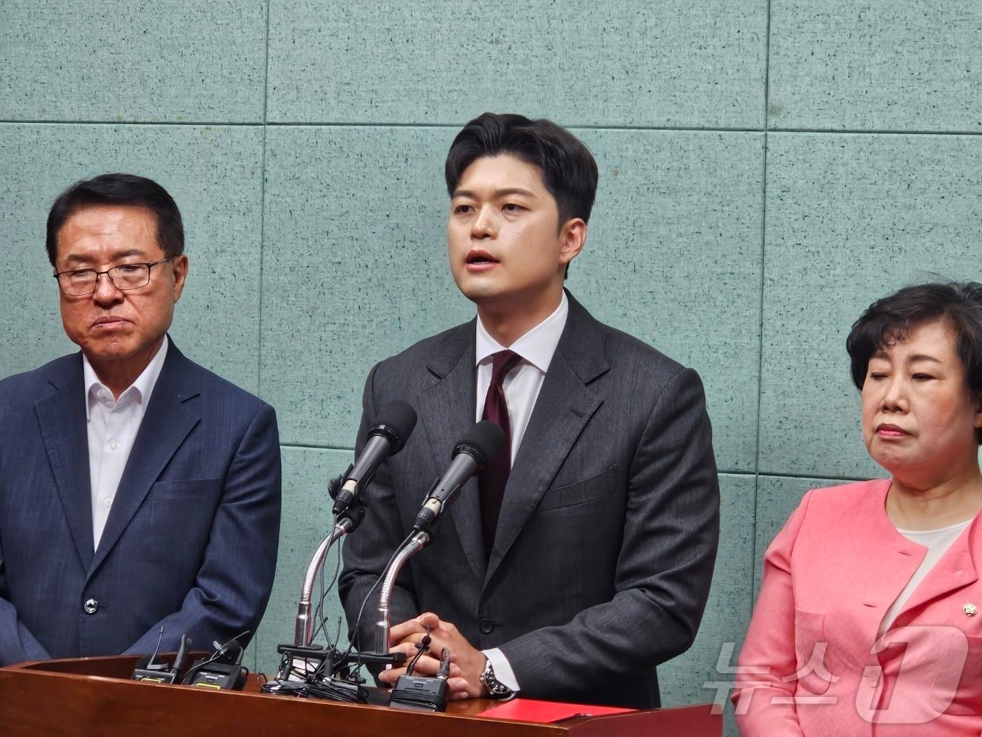 본문 이미지 - 김용태 국민의힘 비상대책위원장이 28일 전북도의회 브리핑룸에서 기자회견을 하고 있다.2025.5.28/뉴스1 ⓒ News1 김동규 기자