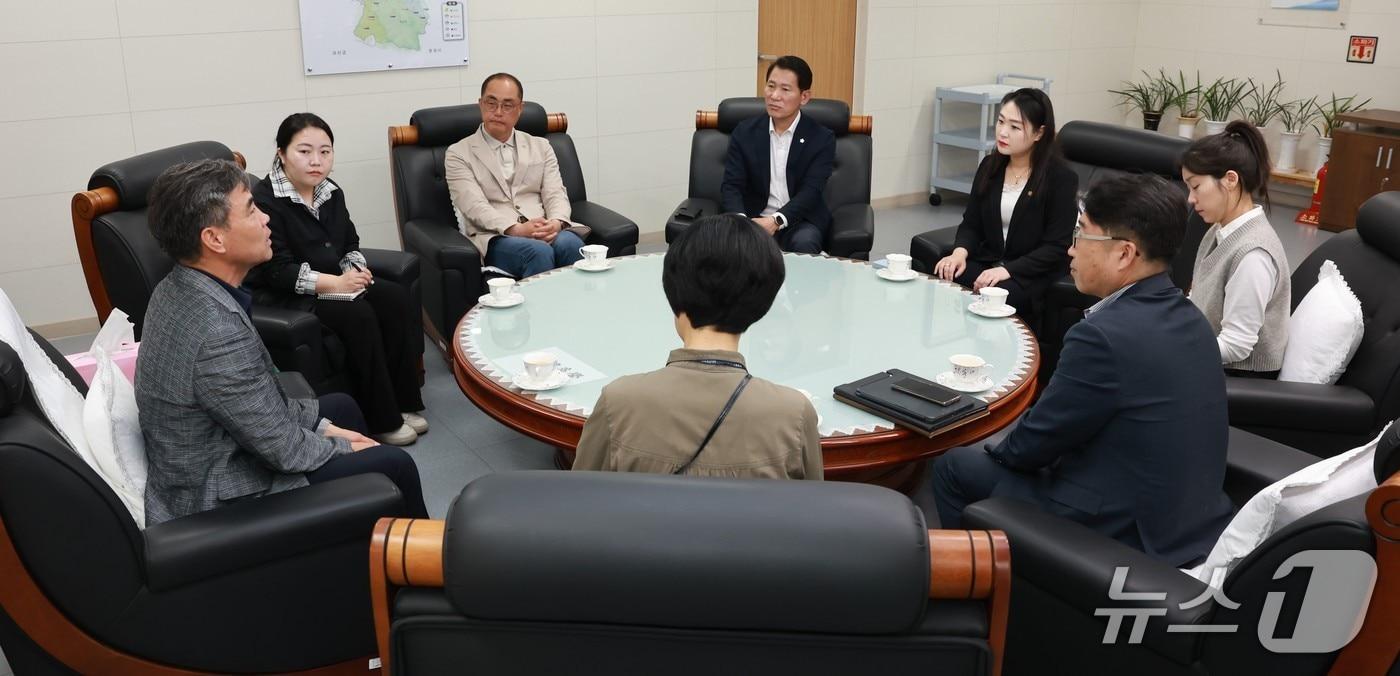 제천시의회와 제천교육청이 통학버스 노선에 대해 간담회를 진행했다.&#40;제천시의회 제공. 재판매 및 DB금지&#41;뉴스1 