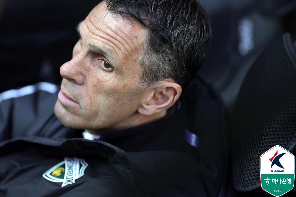 본문 이미지 - 전북 현대 거스 포옛 감독. &#40;한국프로축구연맹 제공&#41;