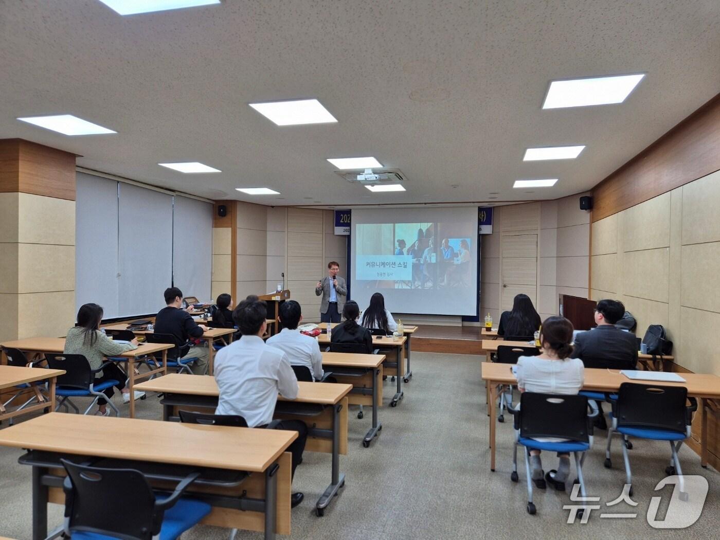 본문 이미지 - 충북 음성군이 사회생활을 시작하는 청년의 직장 적응을 돕는다.(음성군 제공. 재판매 및 DB금지)/뉴스1