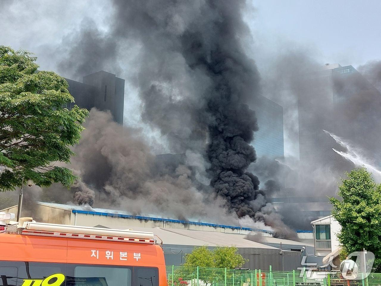 본문 이미지 - 화재 현장. (경기도소방재난본부 제공. 재판매 및 DB 금지) 2025.5.30/뉴스1
