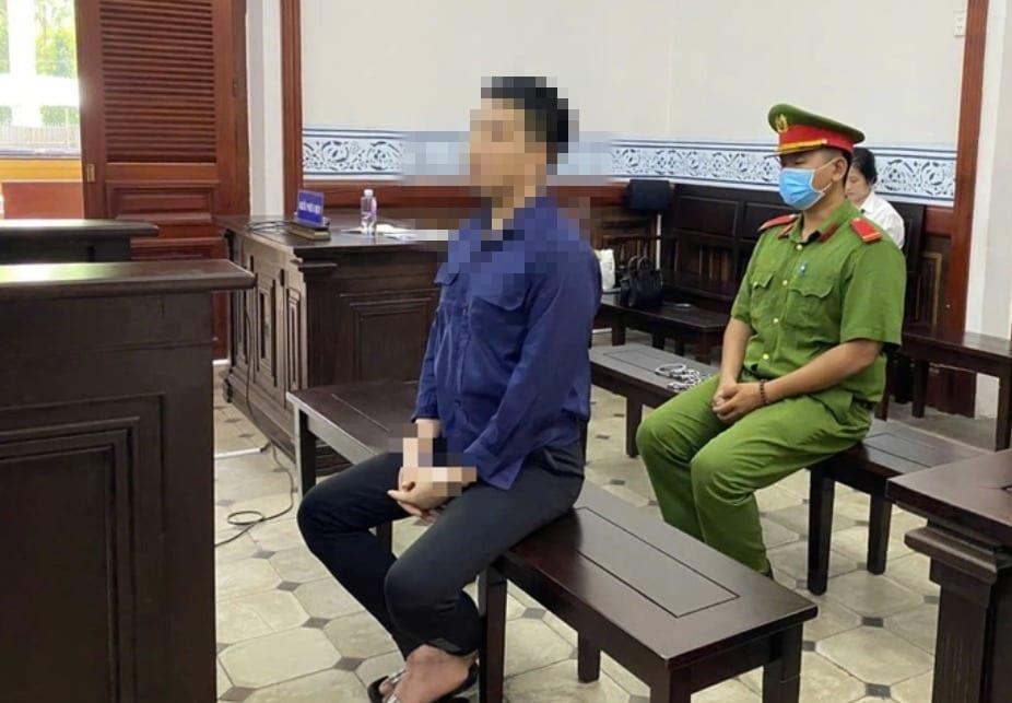 본문 이미지 - 베트남에서 아버지를 살해해 사형 선고를 받은 한국인 남성. (사진은 뚜오이째 기사 갈무리)