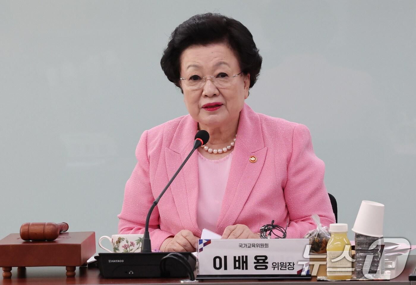 이배용 국가교육위원회 위원장이 30일 서울 종로구 정부서울청사에서 열린 제53차 국가교육위원회 회의에서 모두발언을 하고 있다. 2025.5.30/뉴스1 ⓒ News1 임세영 기자