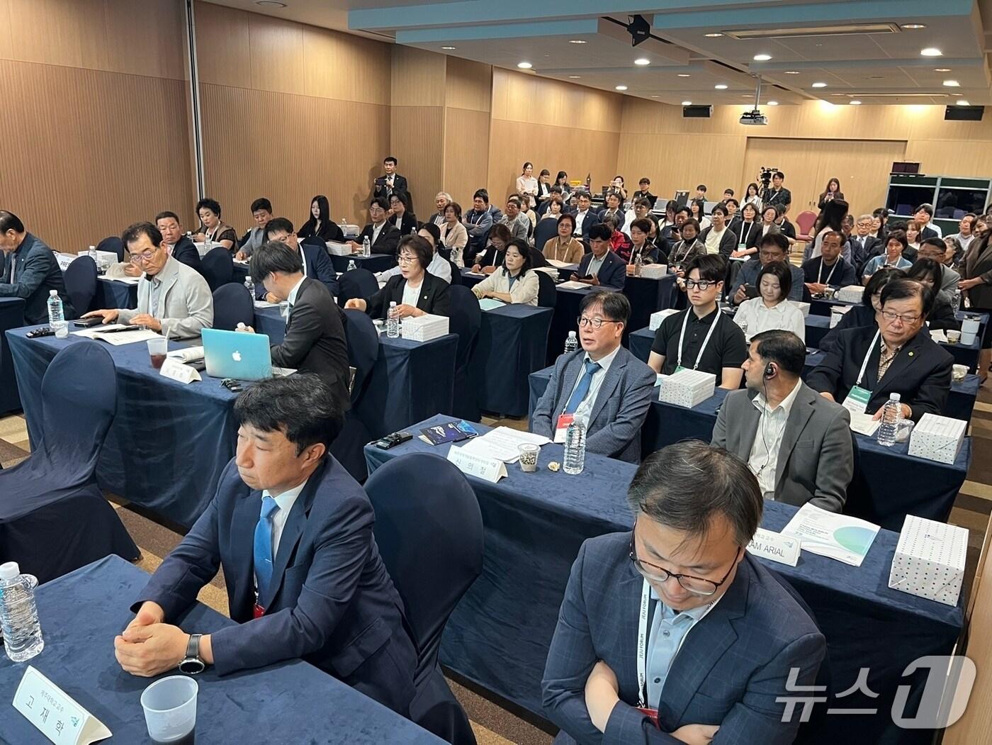 본문 이미지 - 제20회 제주포럼 '제주의 가치, ODA 사업으로 세계에 빛을 비추다'세션(제주도 제공)/뉴스1 