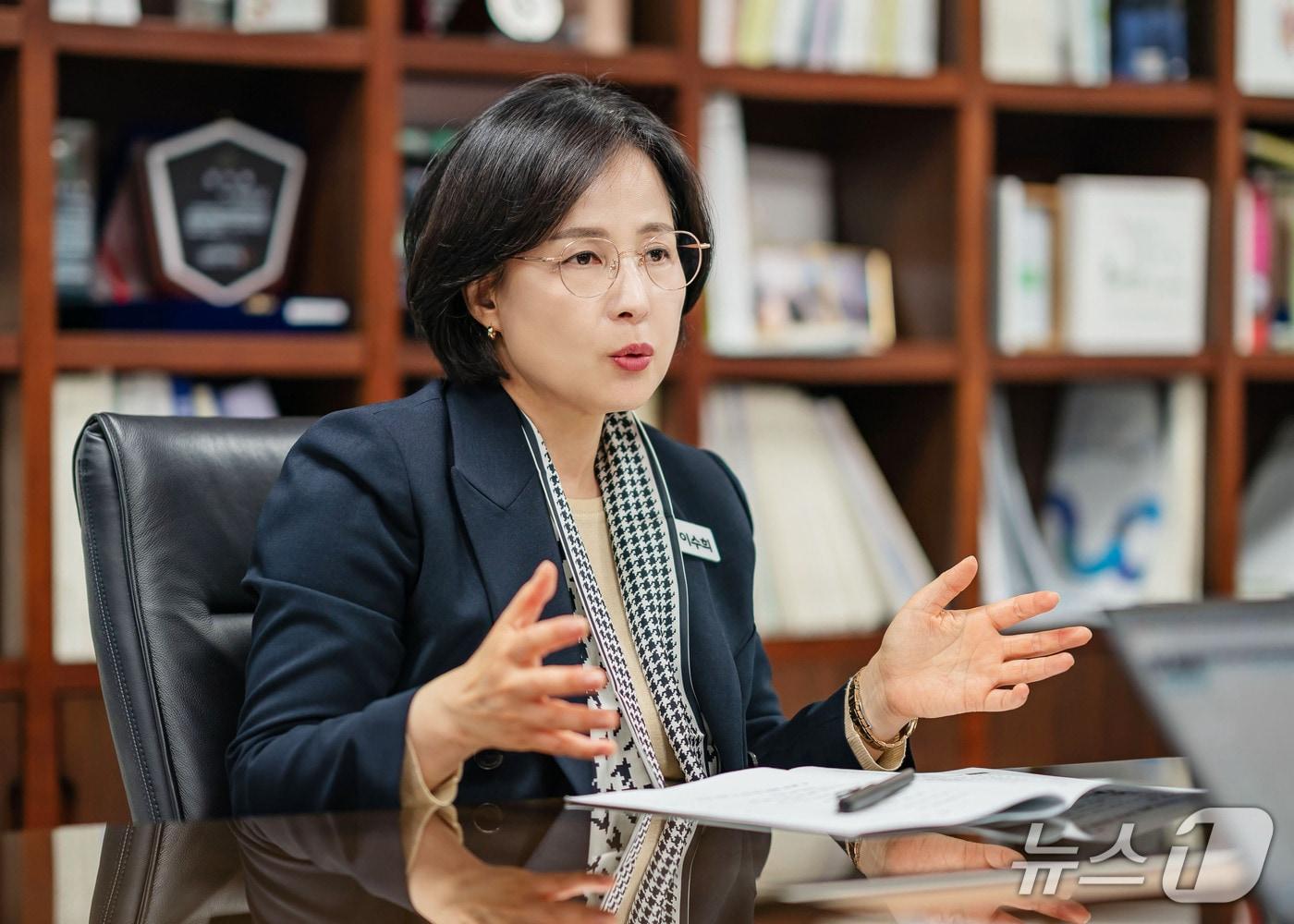 본문 이미지 - 이수희 서울 강동구청장. &#40;강동구 제공&#41;  
