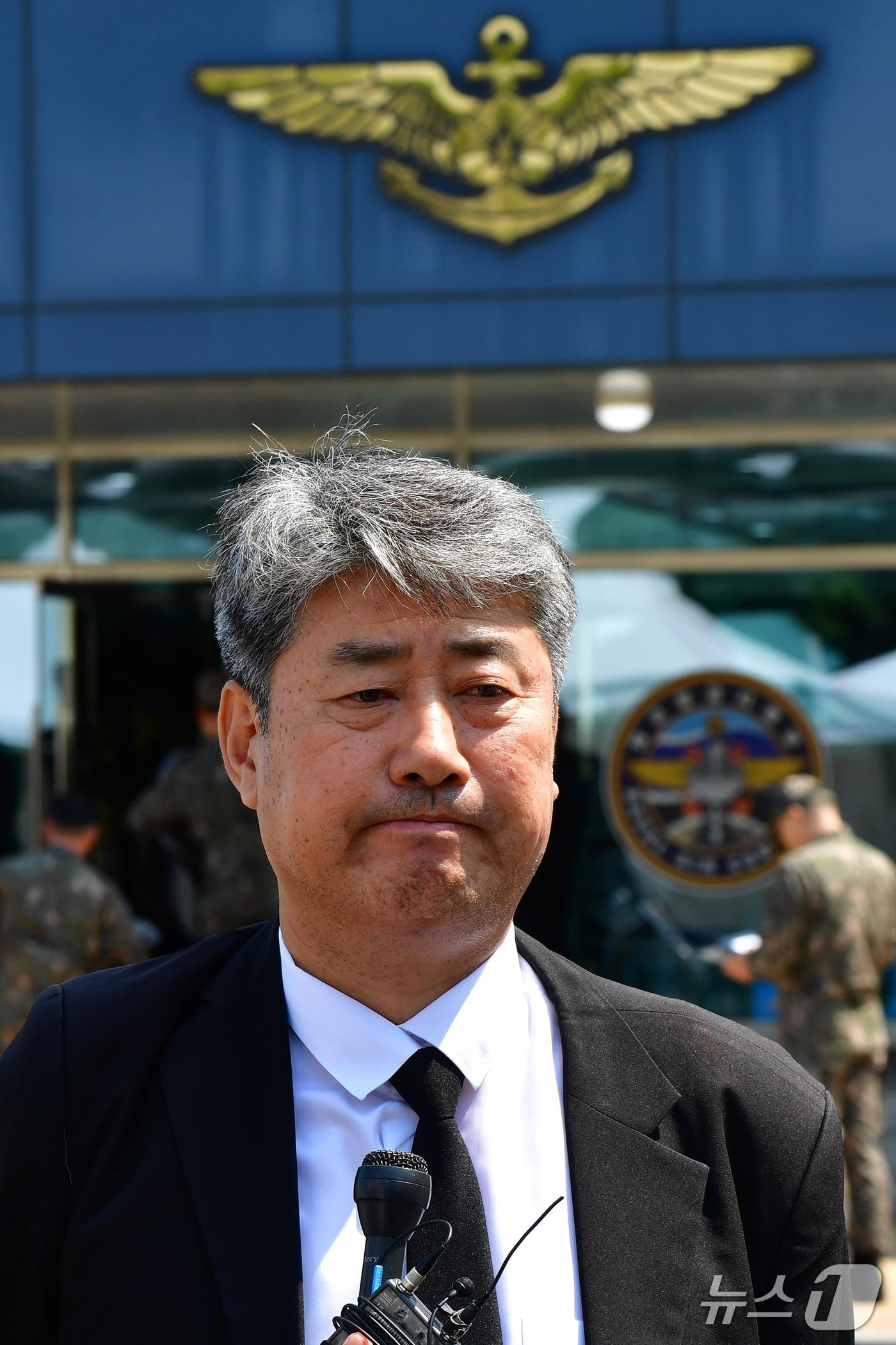 본문 이미지 - 고(故) 박진우 소령 장인 엄인재씨(57)가 착잡한 심경을 전하고 있다.2025.5.30/뉴스1 ⓒ News1 최창호 기자