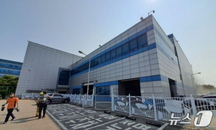 본문 이미지 - 용인시 소재 르노코리아연구소.(경기도소방재난본부 제공)