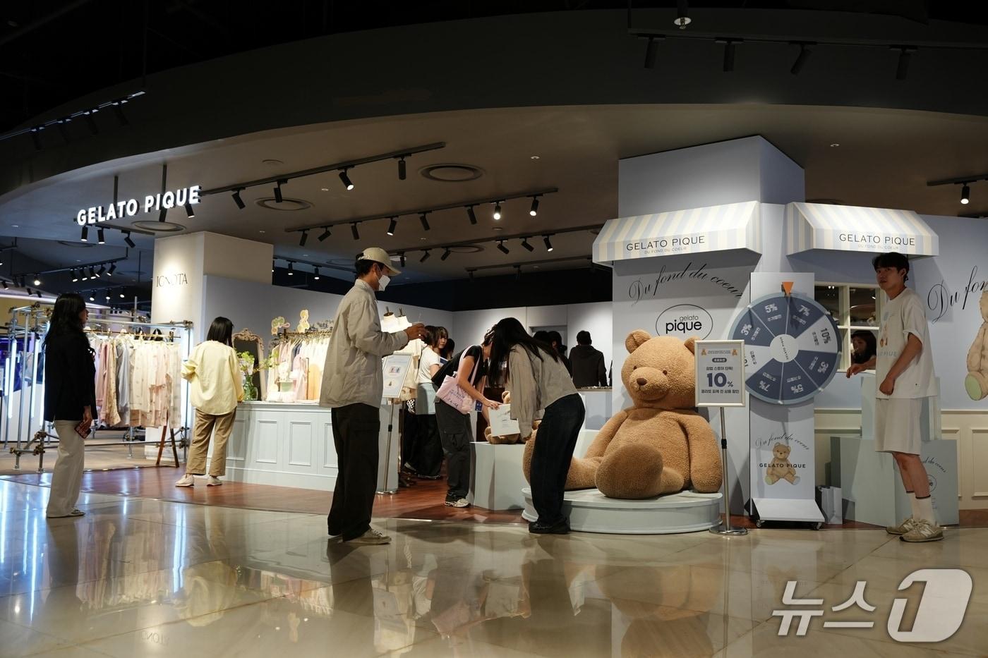 젤라또피케가 운영하는 롯데월드타워 팝업스토어 전경.&#40;젤라또피케 제공&#41;