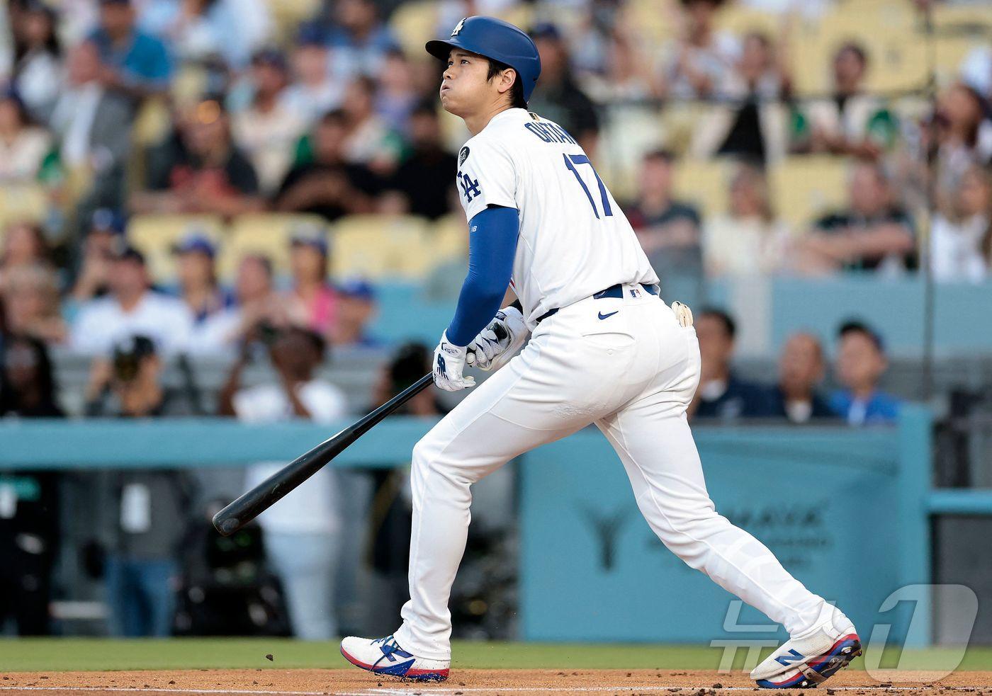 LA 다저스 오타니 쇼헤이가 31일(한국시간) 열린 2025 메이저리그 뉴욕 양키스전에서 1회말 동점 솔로포를 터뜨렸다. ⓒ AFP=뉴스1