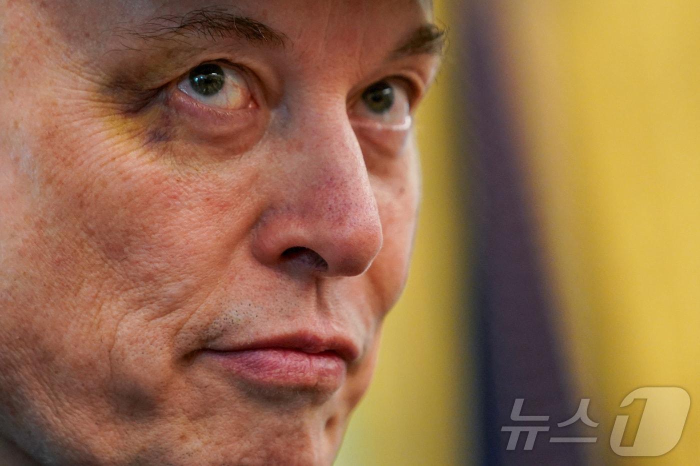 30일&#40;현지시간&#41; 워싱턴 백악관에서 도널드 트럼프 미국 대통령을 만난 일론 머스크 테슬라 최고경영자&#40;CEO&#41;의 오른쪽 눈에 멍이 난 모습. 2025.05.30 ⓒ 로이터=뉴스1 ⓒ News1 김지완 기자