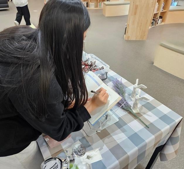 본문 이미지 - 충북교육문화원 예봄책정원 연중 독서 행사.(충북교육청 제공. 재판매 및 DB금지)/뉴스1