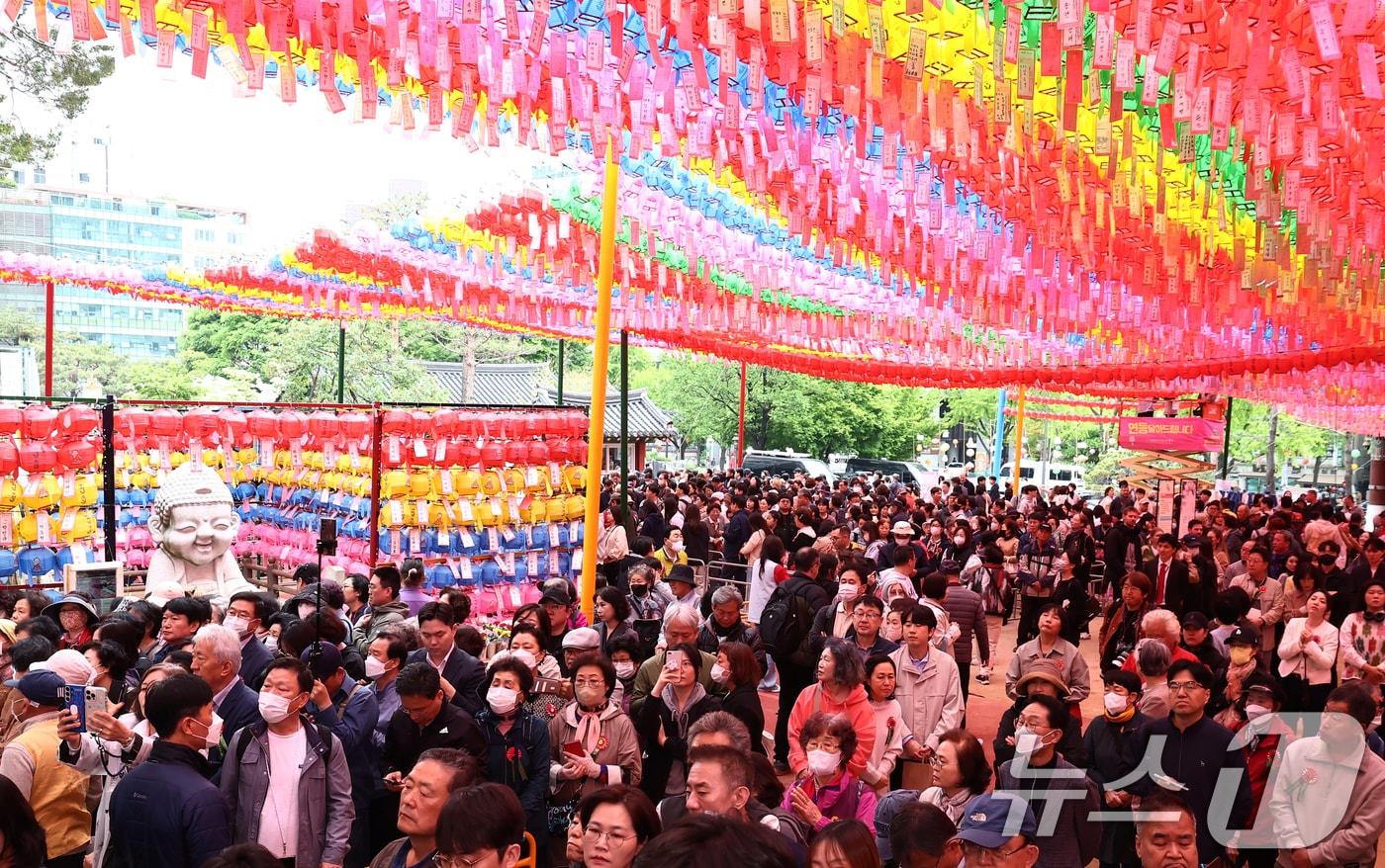 본문 이미지 - 서울 종로구 조계사에서 열린 불기 2569년 부처님오신날 봉축법요식.  ⓒ 뉴스1 김민지 기자