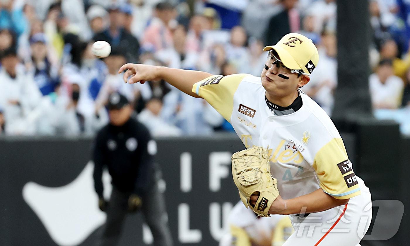 5일 대전 한화생명볼파크에서 열린 '2025 신한 SOL 뱅크 KBO리그' 프로야구 한화 이글스와 삼성 라이온즈 경기에서 한화 마무리 김서현이 9회초 투구하고 있다. 2025.5.5/뉴스1 ⓒ News1 김기남 기자