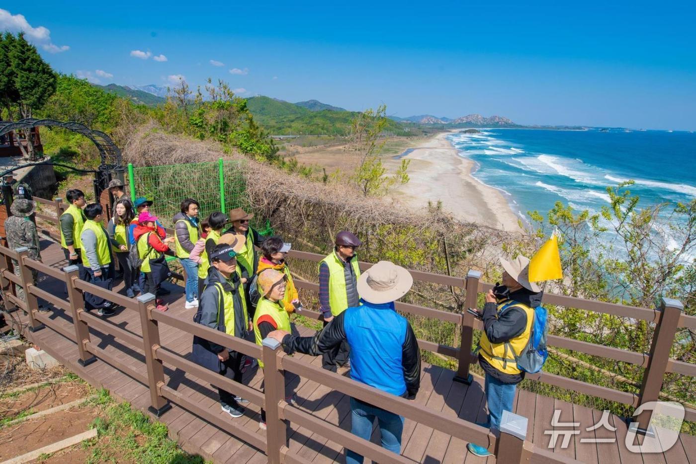 본문 이미지 - DMZ평화의 길 테마노선 A코스.(강원도 제공, 재판매 및 DB 금지) 2025.5.6/뉴스1