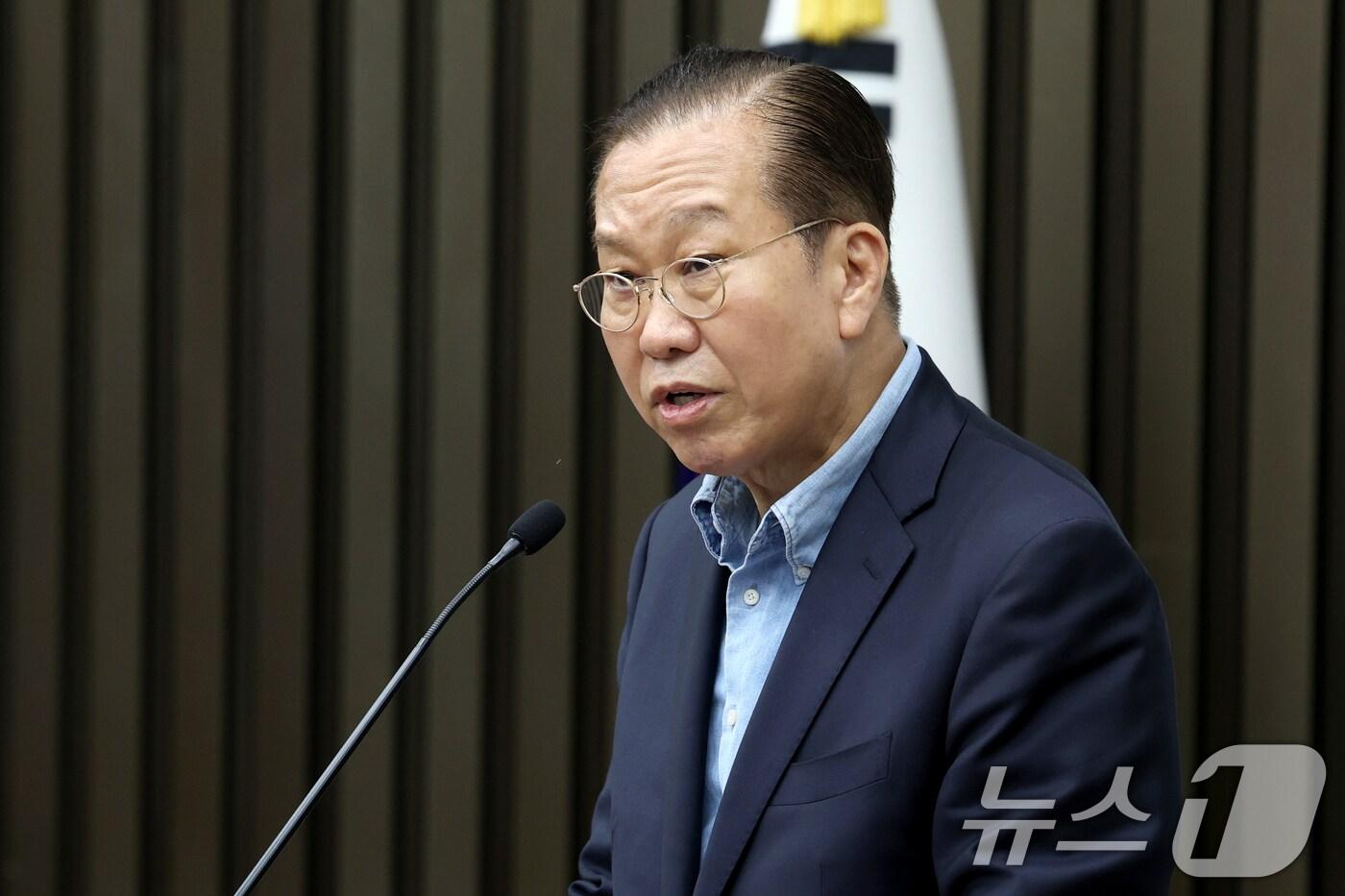 본문 이미지 - 권영세 국민의힘 비상대책위원장이 6일 오후 서울 여의도 국회에서 열린 의원총회에서 발언하고 있다. 2025.5.6/뉴스1 ⓒ News1 이광호 기자