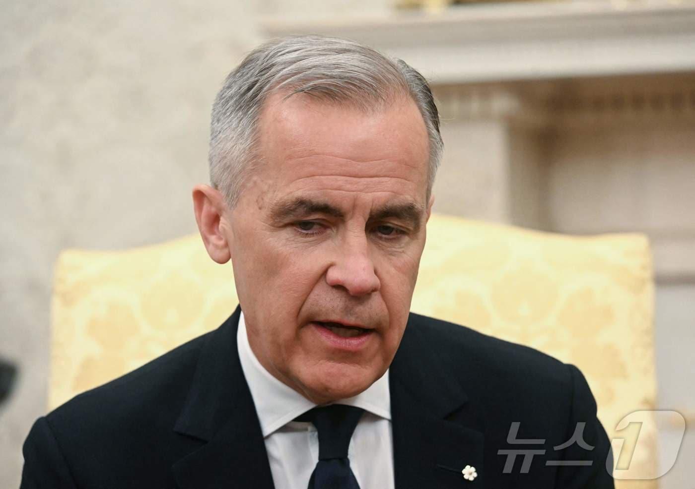 마크 카니 캐나다 총리가 6일&#40;현지시간&#41; 워싱턴 백악관에서 도널드 트럼프 미국 대통령과 가진 회담서 &#34;부동산은, 절대 팔리지 않는 곳도 있다. 캐나다를 절대 팔지 않을 것＂이라고 말하고 있다. 2025.05.07 ⓒ AFP=뉴스1 ⓒ News1 우동명 기자