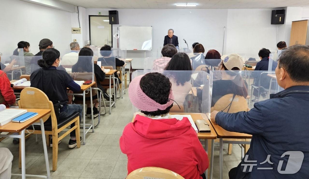 본문 이미지 - 지난해 보은군 요양보호사 자격증 취득 교육과장 장면 (보은군 제공. 재판매 및 DB금지) /뉴스1 