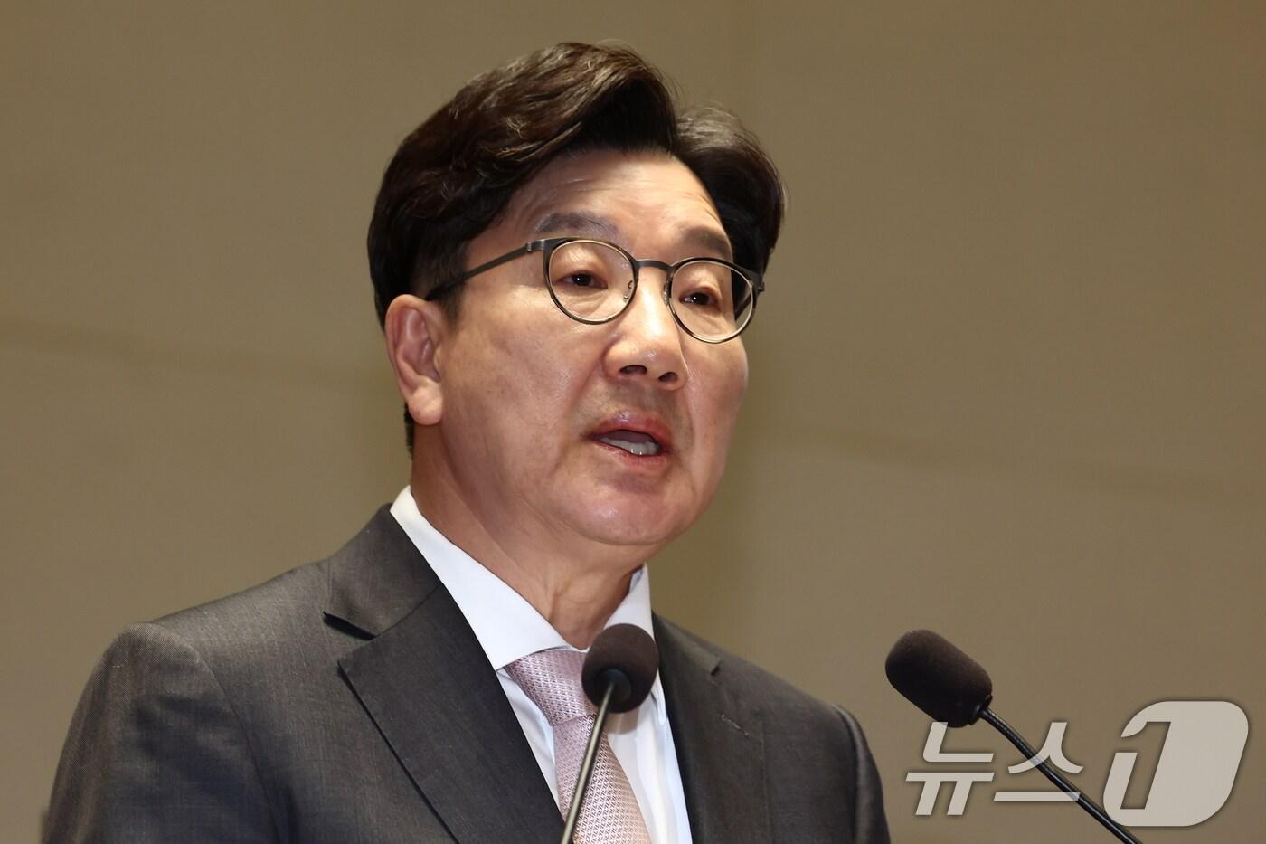 권성동 국민의힘 원내대표가 7일 오후 서울 여의도 국회에서 열린 의원총회에서 모두 발언을 하고 있다. 2025.5.7/뉴스1 ⓒ News1 김민지 기자