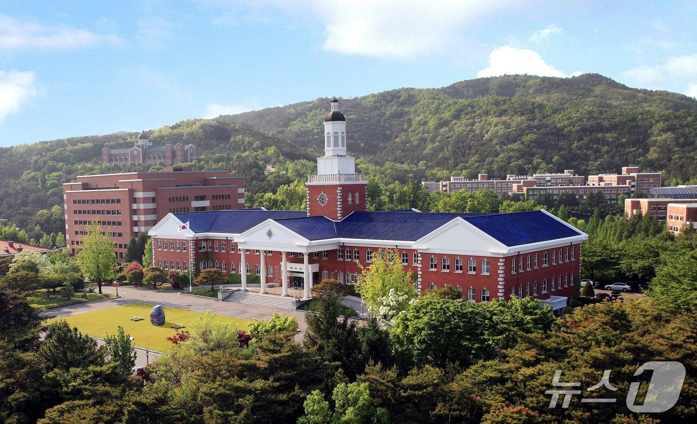 본문 이미지 - 계명대가 2025년 교육부가 추진 중인‘글로컬대학 30’사업에 재도전한다. 사진은 계명대 성서캠퍼스 전경. (계명대 제공)