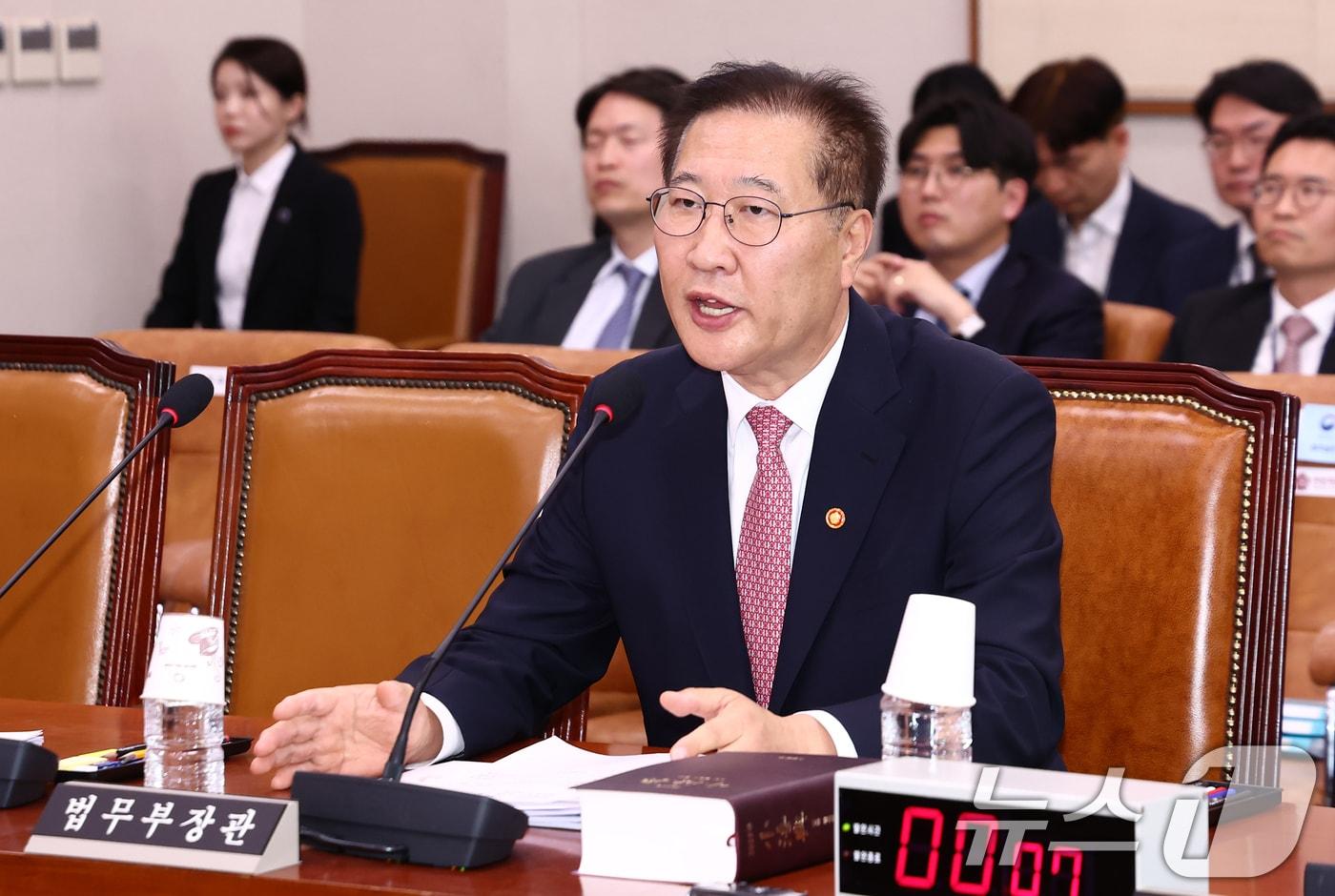 박성재 당시 법무부 장관이 지난 5월 7일 서울 여의도 국회에서 열린 법제사법위원회 전체회의에서 의원 질의에 답변하고 있다. 2025.5.7/뉴스1 ⓒ News1 김민지 기자