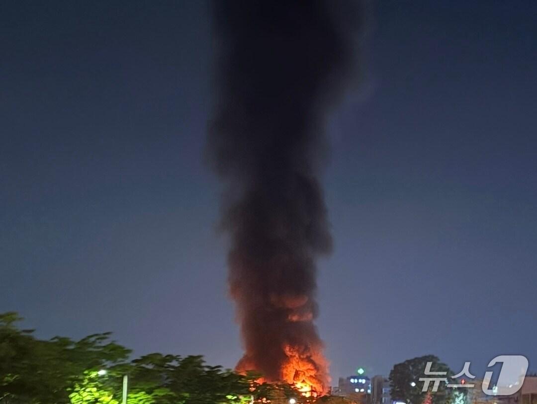 본문 이미지 - 화재 현장. (독자 제공)
