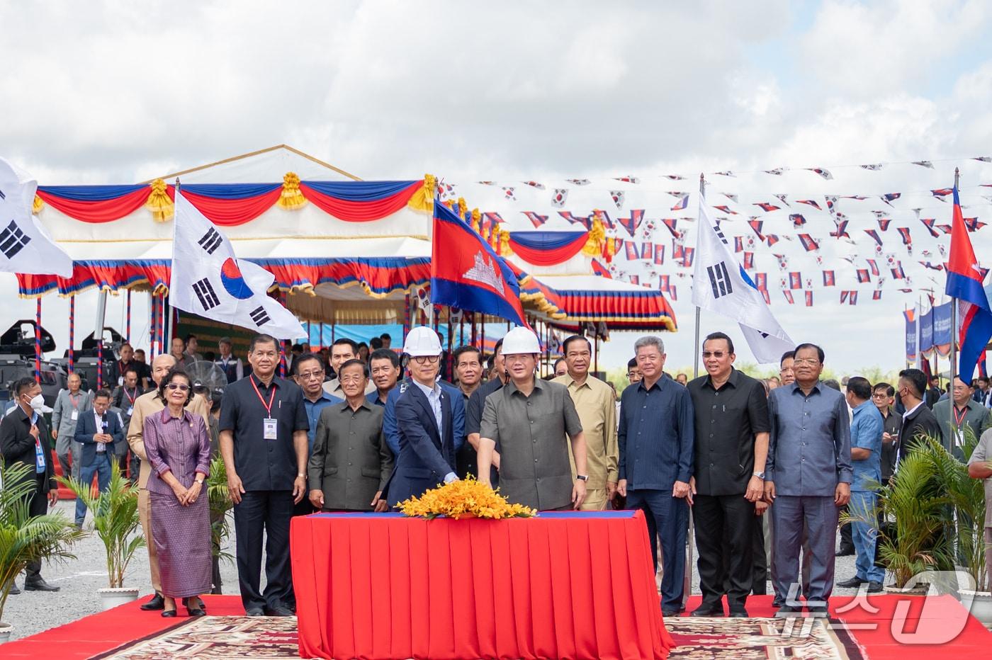보디아 칸달주 타크마우시 '하수처리시설 건설공사' 착공식(금호건설 제공)