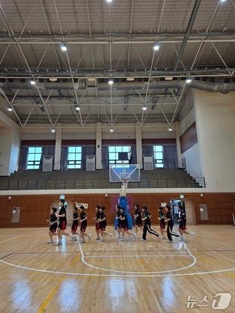 본문 이미지 - 동주여중 농구부 훈련 모습(부산시교육청 제공. 재판매 및 DB 금지)