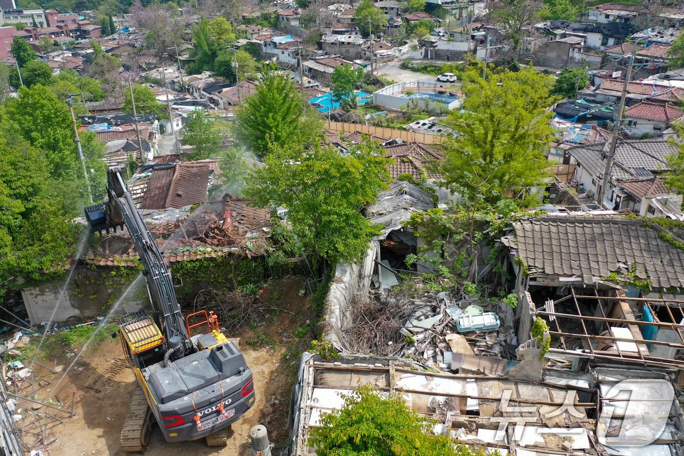 서울 마지막 달동네인 노원구 중계본동 &#39;백사마을&#39;이 8일 오전 철거 작업을 하고 있다. &#40;공동취재&#41; 2025.5.8/뉴스1 ⓒ News1 김성진 기자