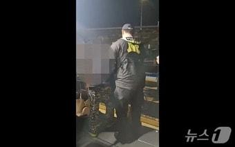 본문 이미지 - 8일 새벽 제주 우도에서 급성심근경색 의심 환자가 발생했다.(서귀포해양경찰서 제공. 재판매 및 DB 금지)