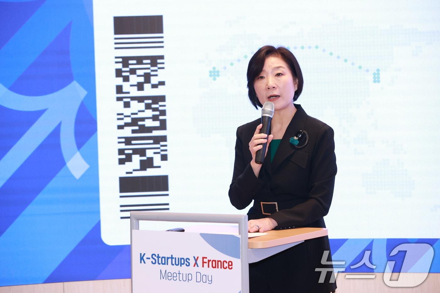 오영주 중소벤처기업부 장관이 8일 서울 강남구 팁스타운 글로벌스타트업센터에서 열린 &#39;K-스타트업 X 프랑스 밋업 데이&#39;에서 인사말을 하고 있다. &#40;중소벤처기업부 제공. 재판매 및 DB 금지&#41; 2025.5.8/뉴스1