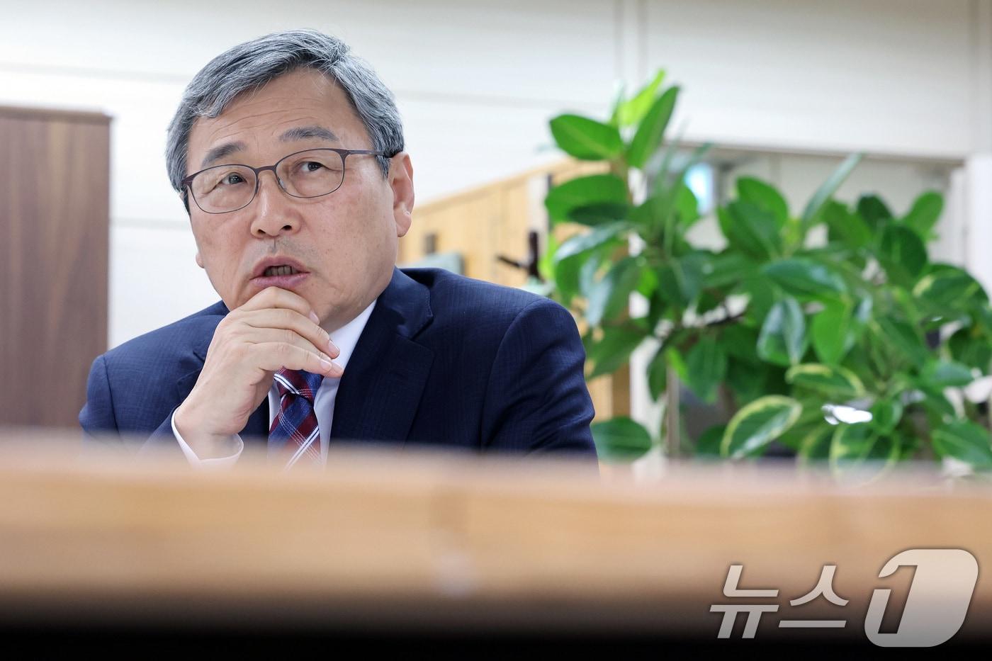 본문 이미지 - 정근식 서울시교육감이 8일 서울 종로구 서울시교육청 집무실에서 뉴스1과 인터뷰를 하고 있다. 2025.5.8/뉴스1 ⓒ News1 이동해 기자