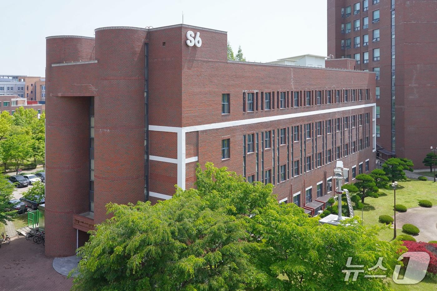 본문 이미지 - GIST 환경ˑ에너지공학과 건물 전경/뉴스1 