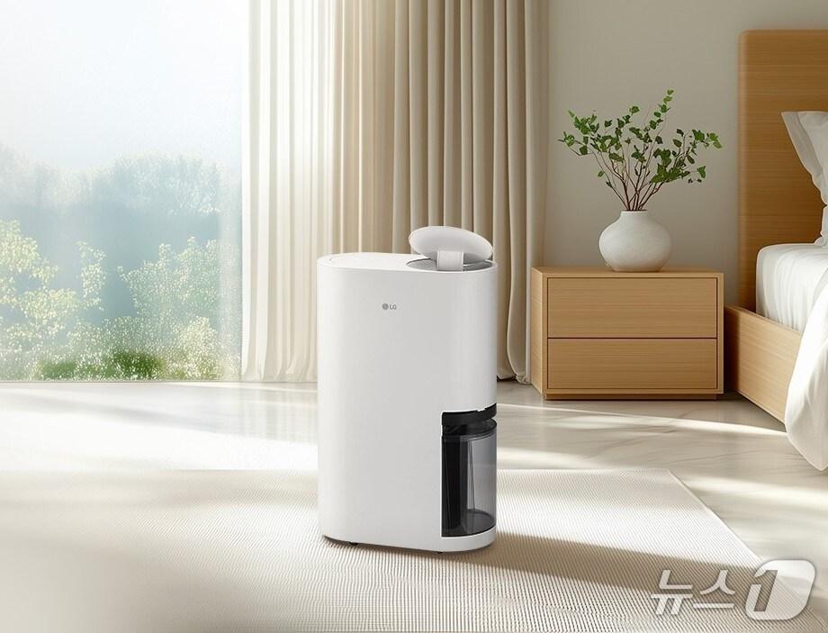 본문 이미지 - LG 휘센 오브제컬렉션 제습기 25년형 신제품(LG전자 제공). ⓒ 뉴스1