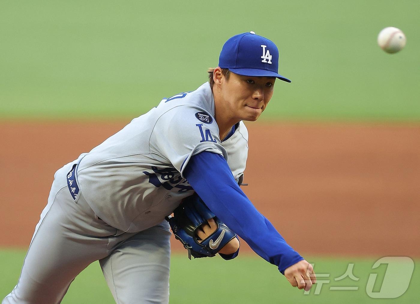 본문 이미지 - 다저스 선발 투수 야마모토. ⓒ AFP=뉴스1