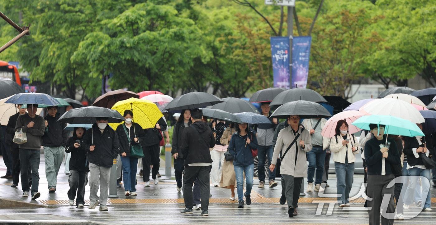 본문 이미지 - 비 내리는 날./뉴스1 ⓒ News1 임세영 기자