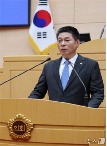 본문 이미지 - 전남도의회 이철 부의장이 도의회 임시회 본회의에서 5분 발언을 하고 있다. &#40;전남도의회 제공, 재판매 및 DB금지&#41;