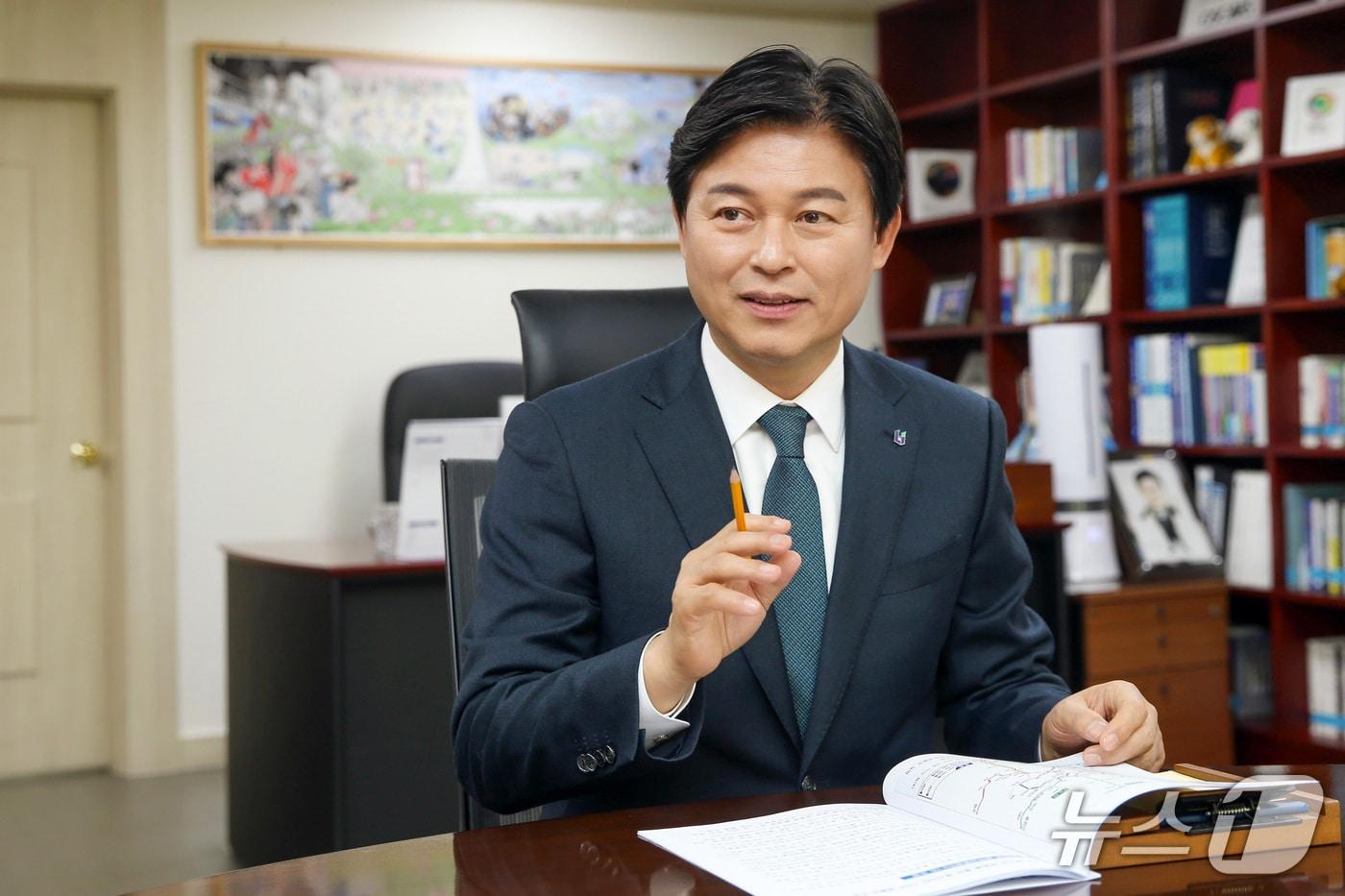 조용익 부천시장이 뉴스1과 인터뷰를 하고 있다.(재판매 및 DB금지) / 뉴스1