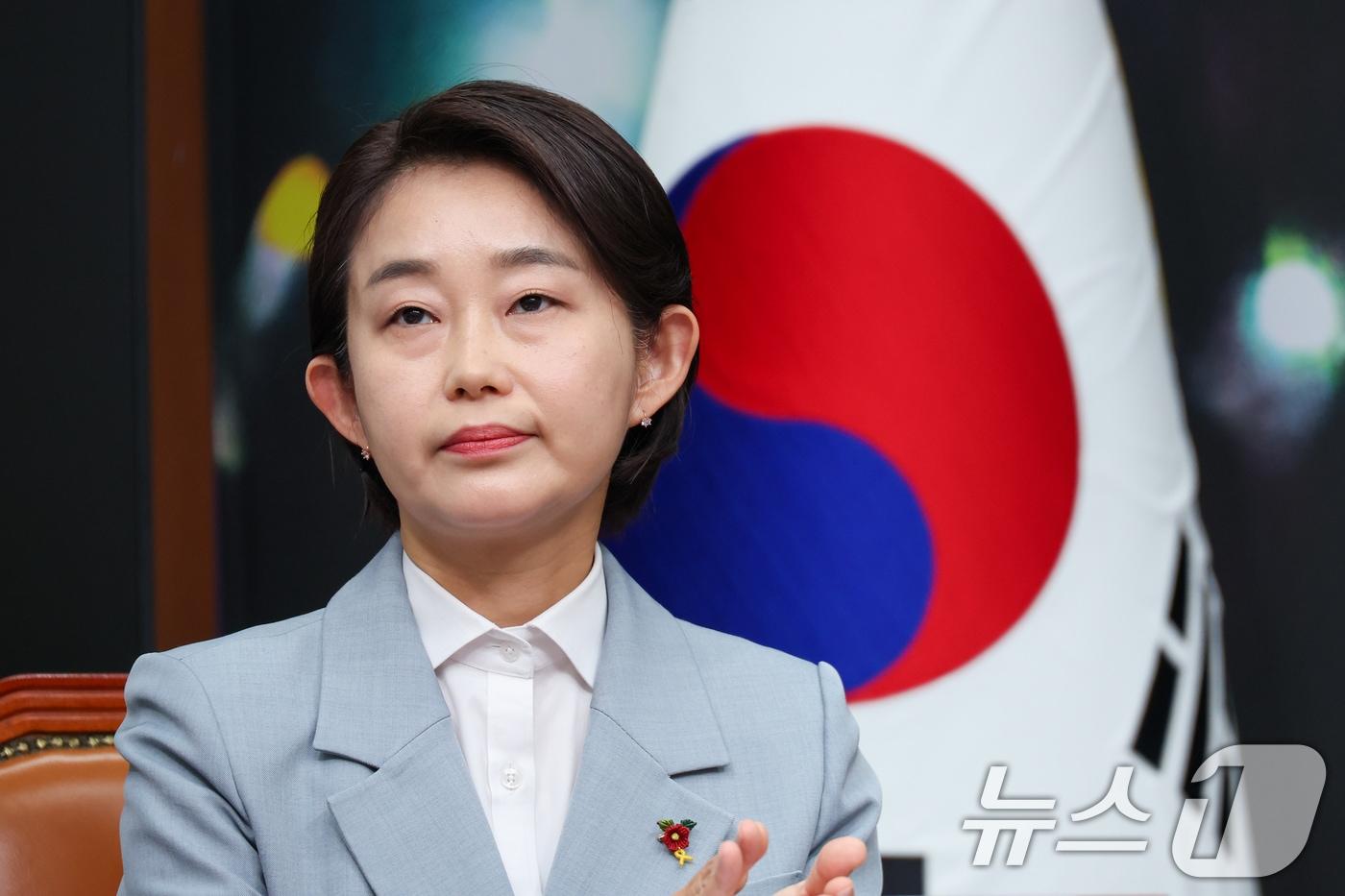 김재연 진보당 대통령 후보가 9일 오후 서울 여의도 국회에서 열린 광장대선연합정치시민연대·제정당 연석회의 공동 선언 발표 기자회견에서 &#34;광장연합정치 성공을 위해 후보직을 내려놓겠다＂고 밝히고 있다. 2025.5.9/뉴스1 ⓒ News1 안은나 기자