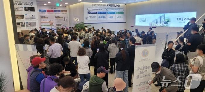 본문 이미지 -  '트리븐 안동' 견본주택 개관 (두산에너빌리티 제공)