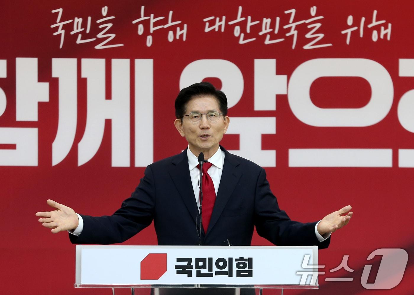 본문 이미지 - 김문수 국민의힘 대통령 후보가 9일 경기 수원시 국민의힘 경기도당에서 열린 경기도당 선거대책위원회 발대식에서 인사말을 하고 있다. (김문수 캠프 제공. 재판매 및 DB 금지) 2025.5.9/뉴스1 ⓒ News1 김민지 기자