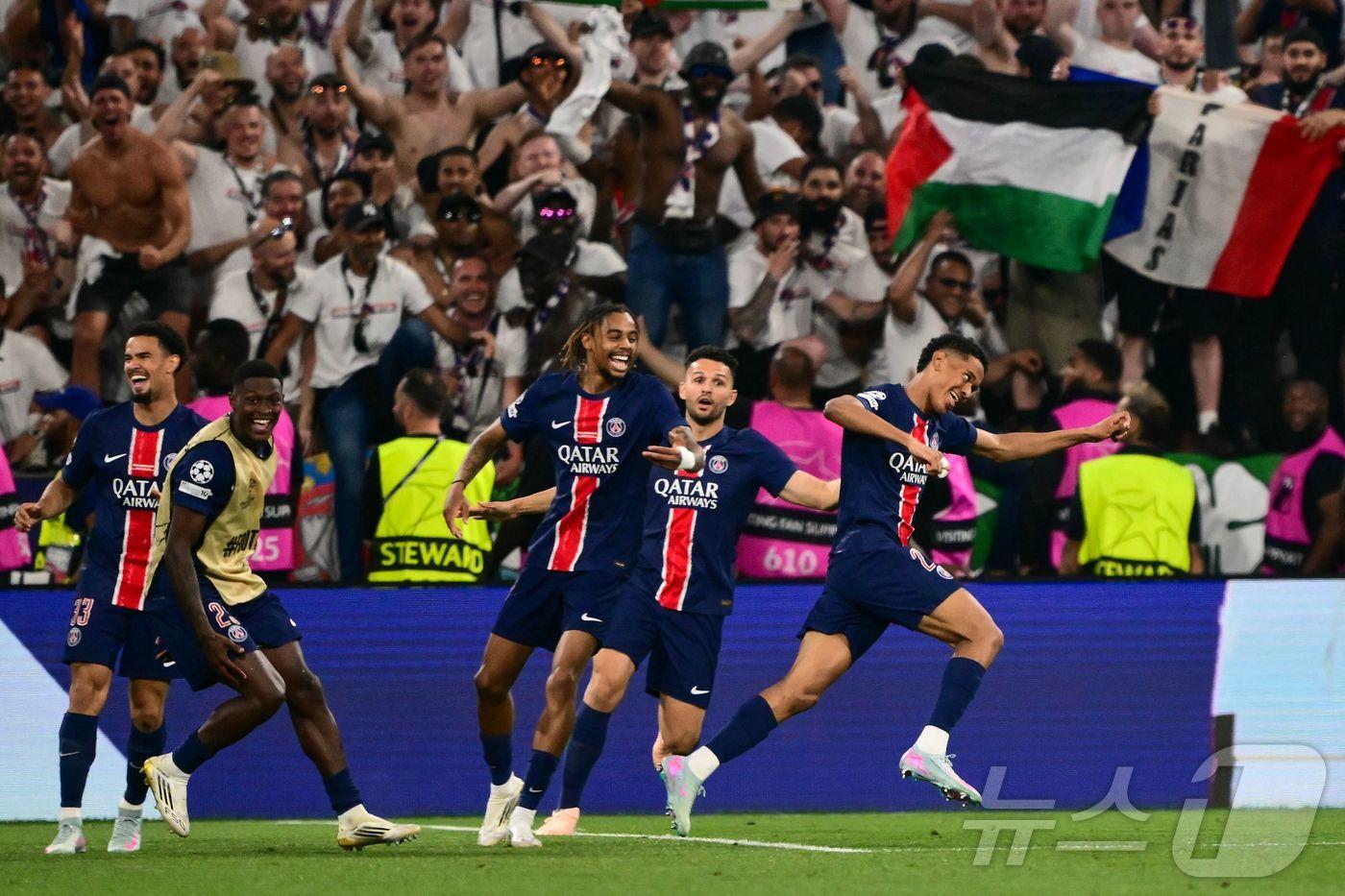 UCL 우승을 차지한 PSG ⓒ AFP=뉴스1