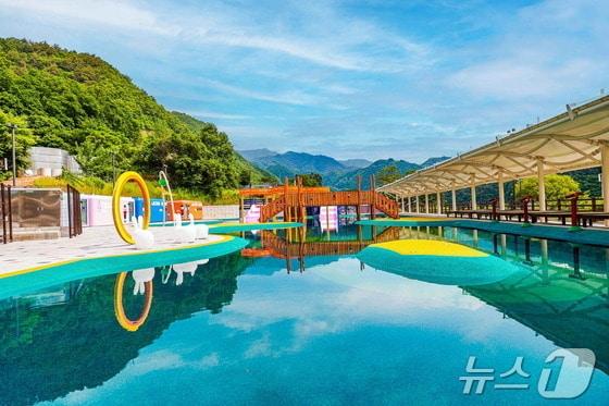 본문 이미지 - 강원 영월군 고씨굴 관광지에 마련된 &#39;GO-SEE 키즈워터풀&#39; 자료사진. &#40;재판매 및 DB금지&#41;/뉴스1