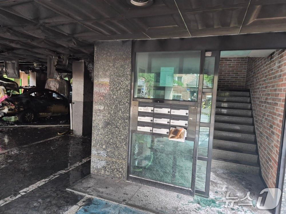 본문 이미지 - 화재 현장 모습.(경기도소방재난본부 제공)