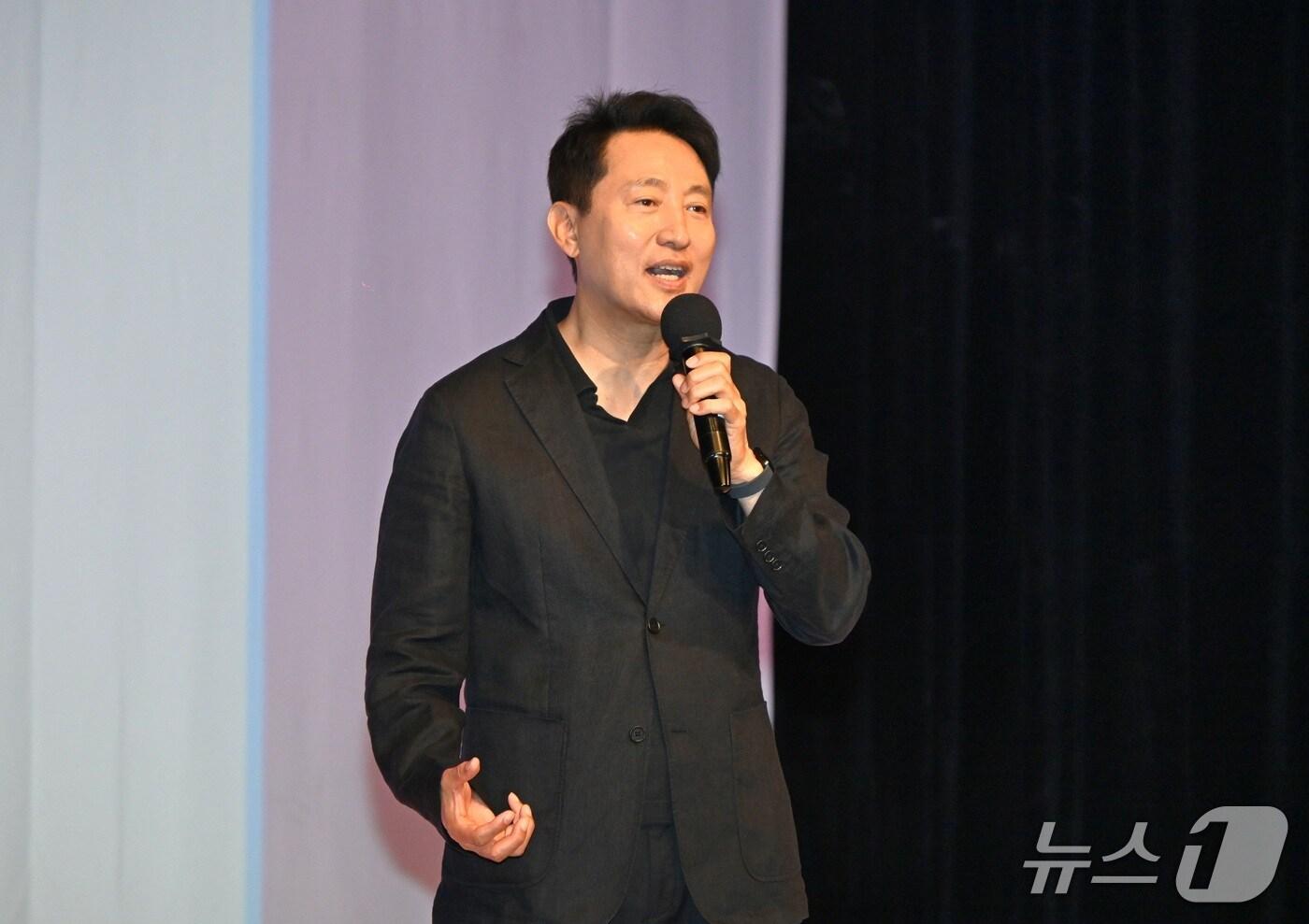 오세훈 서울시장이 1일 오후 4시 성균관대학교 새천년홀에서 열린 '제33회 젊은연극제' 개막식에서 축사를 하고 있다. (서울시 제공)